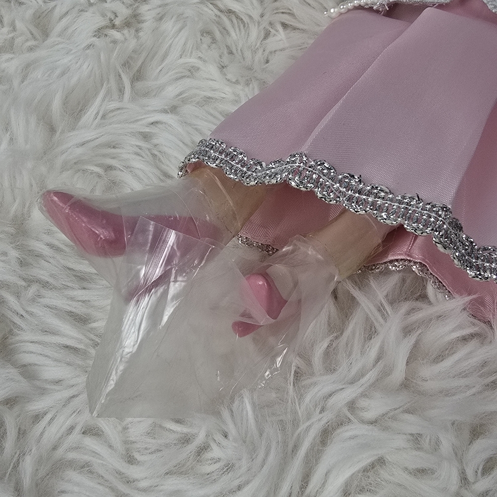 Silvestri Vintage Porcelain Doll - Picture 5 of 17